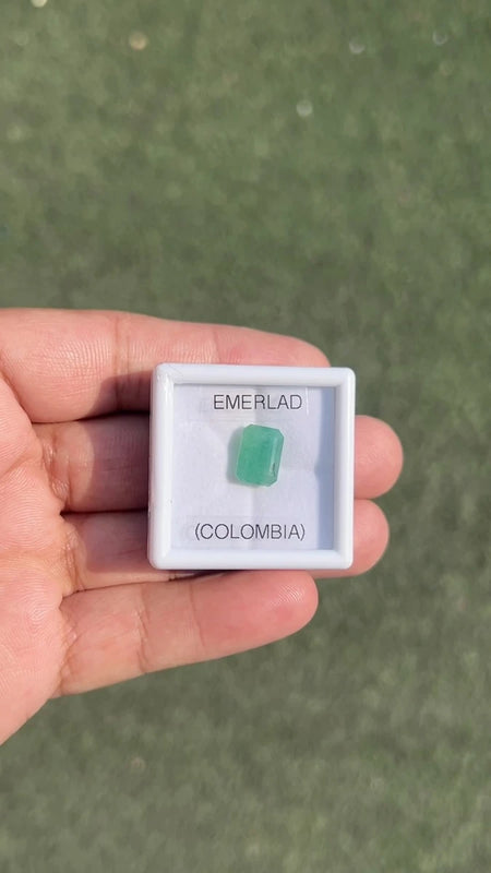 Emerald · Loose Stone — original BH Special Rings photograph
