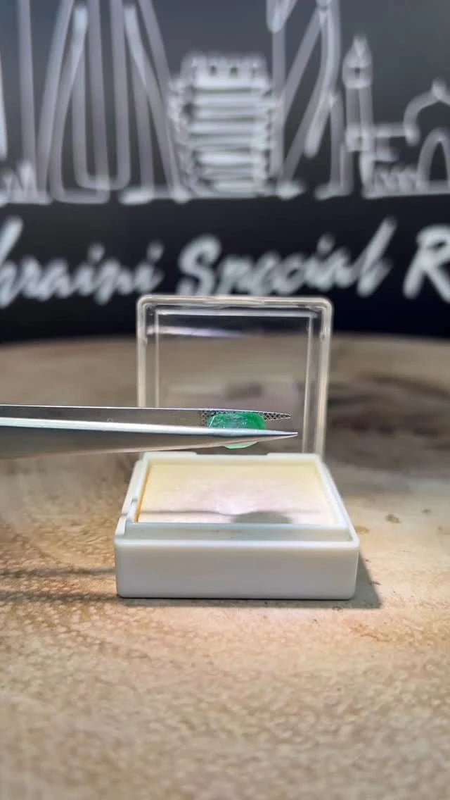 Natural Emerald · Loose Stone — original BH Special Rings photograph