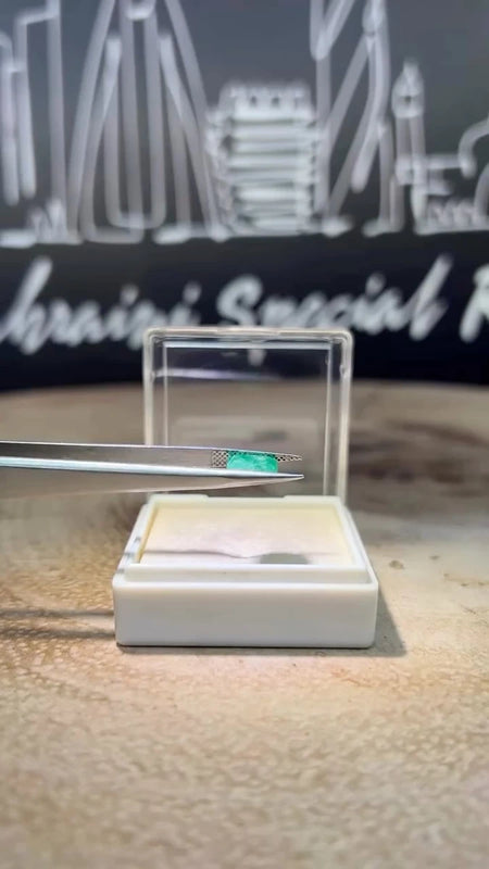 Natural Emerald · Loose Stone — original BH Special Rings photograph