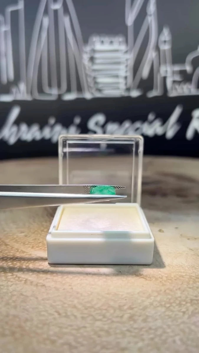 Natural Emerald · Loose Stone — original BH Special Rings photograph